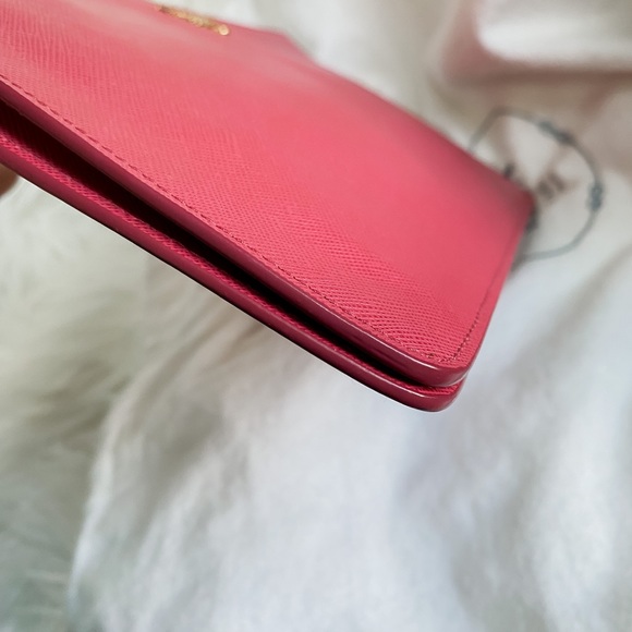 Prada Safiano leather cluth - Picture 7 of 7